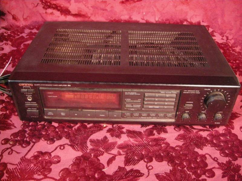 lot 26 image: Onkyo TX-902 Tuner Amplifier