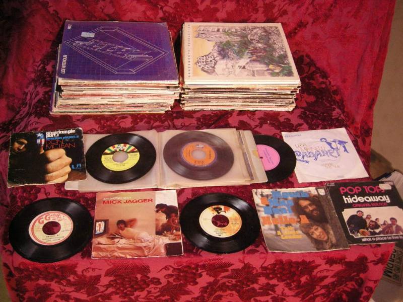 lot 31 image: Vintage LPs, 45s