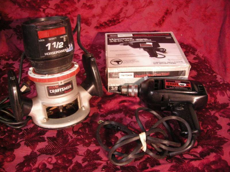 lot 34 image: Craftsman Router and Drill
