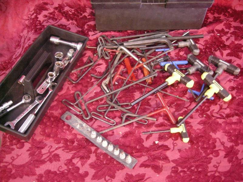 lot 46 image: Group Allen Wrenches and Sockets