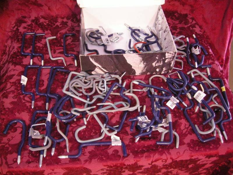 lot 39 image: Group Organizer Hooks