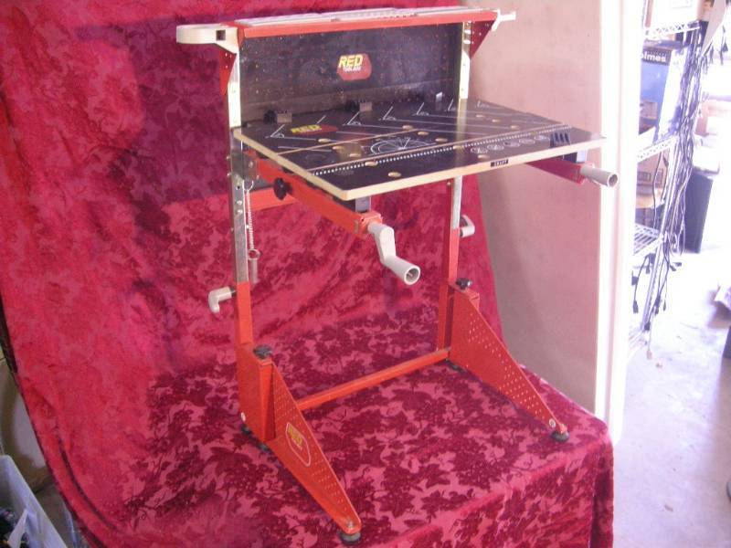 lot 57 image: Folding Work Station