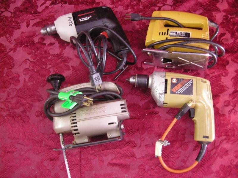 lot 59 image: Electric Drills, Saws
