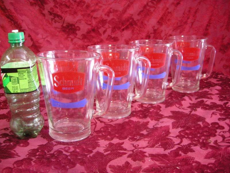 lot 70 image: 4 Vintage Schmidt Beer Pitchers