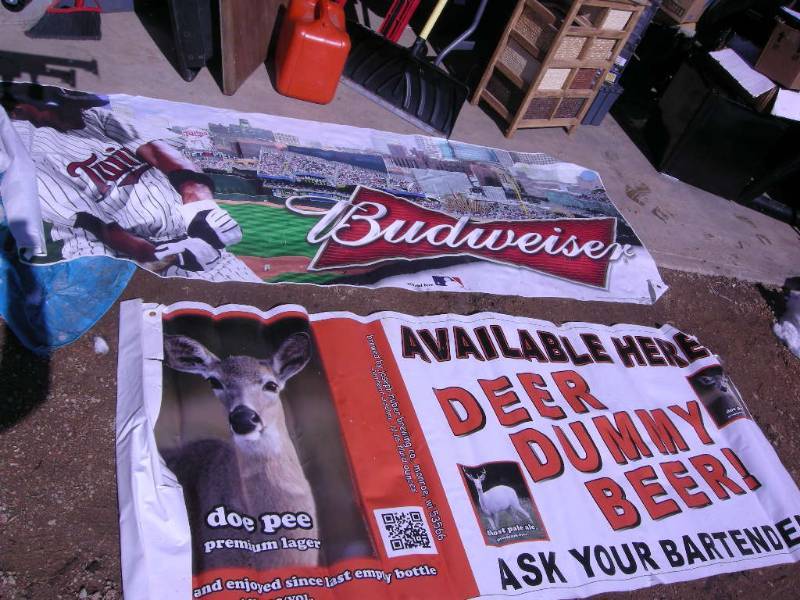 lot 72 image: Beer Banners