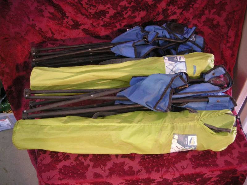 lot 75 image: Folding Chairs