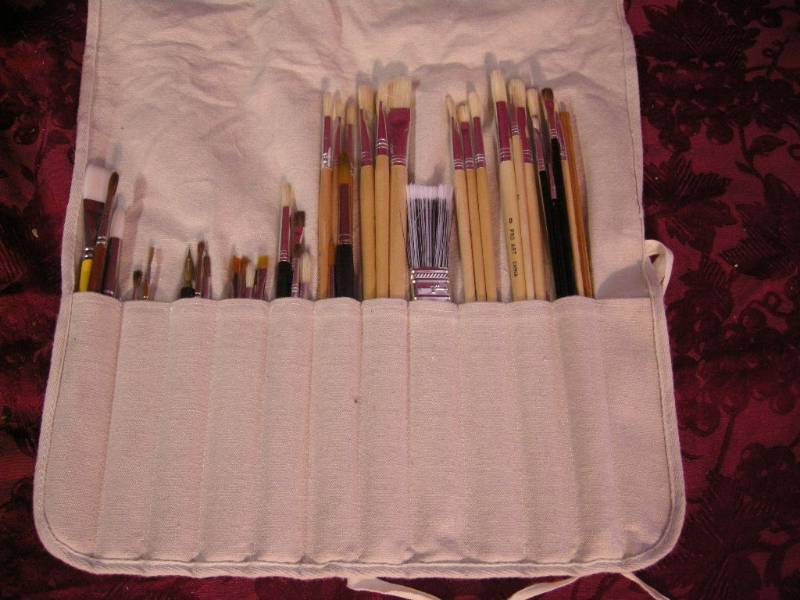 lot 85 image: Artist Paintbrush Set