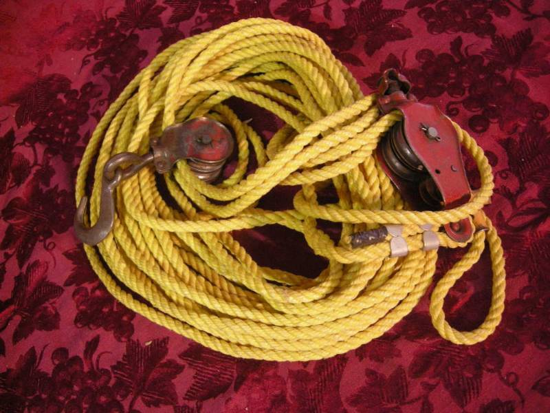 lot 104 image: Rope and Pulley Set-up