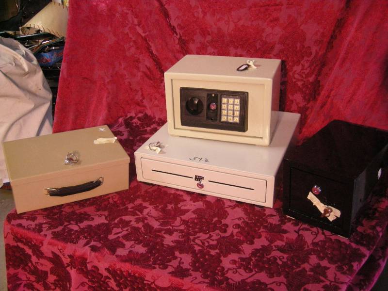 lot 107 image: Lock Boxes