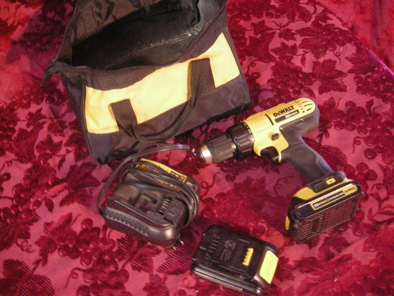 lot 109 image: Dewalt Cordless Drill