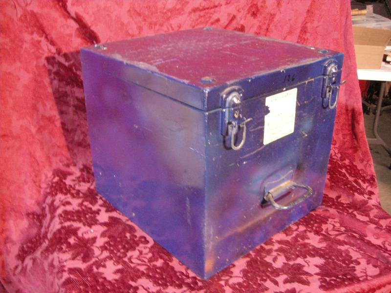 lot 124 image: Heavy Duty Metal Storage Box