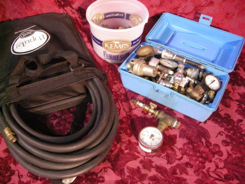 lot 128 image: Air Compressor Fittings, Brass, Air Hose