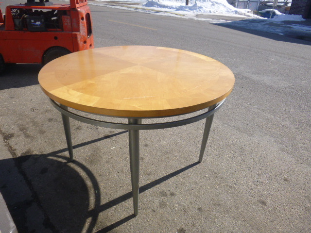 Round Table