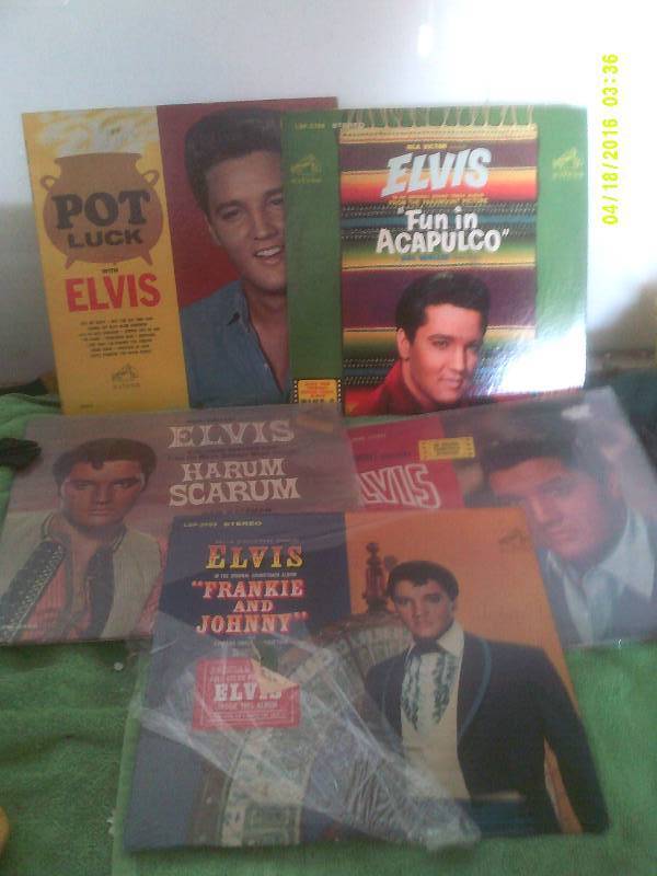 5 COLLECTIBLE ELVIS RECORDS