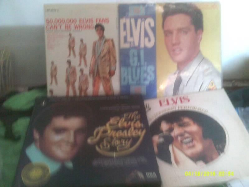 4 COLLECTIBLE ELVIS RECORDS