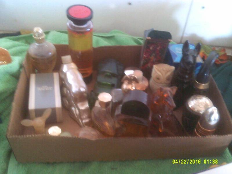 COLLECTIBLE AVON BOTTLES
