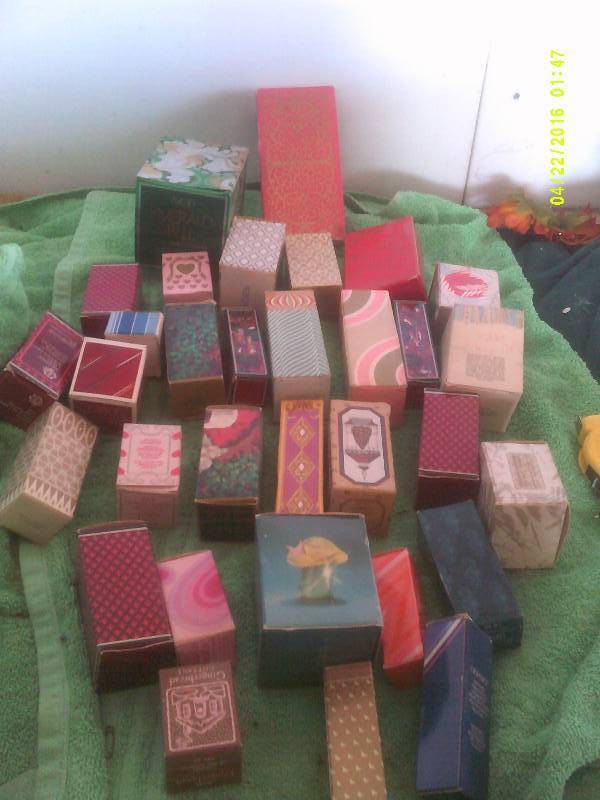 COLLECTIBLE AVON BOTTLES