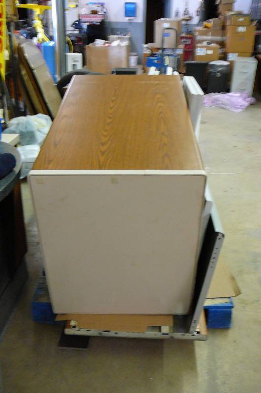 lot 115 image: Steel Desk 2 File Drawers Extra Top Panel
