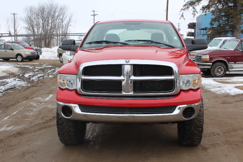 lot 2267 image: 2004 Dodge Ram 1500 Quad Cab 4x4