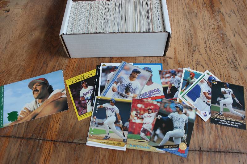 lot 58 image: 400 Juan Gonzalez Cards...