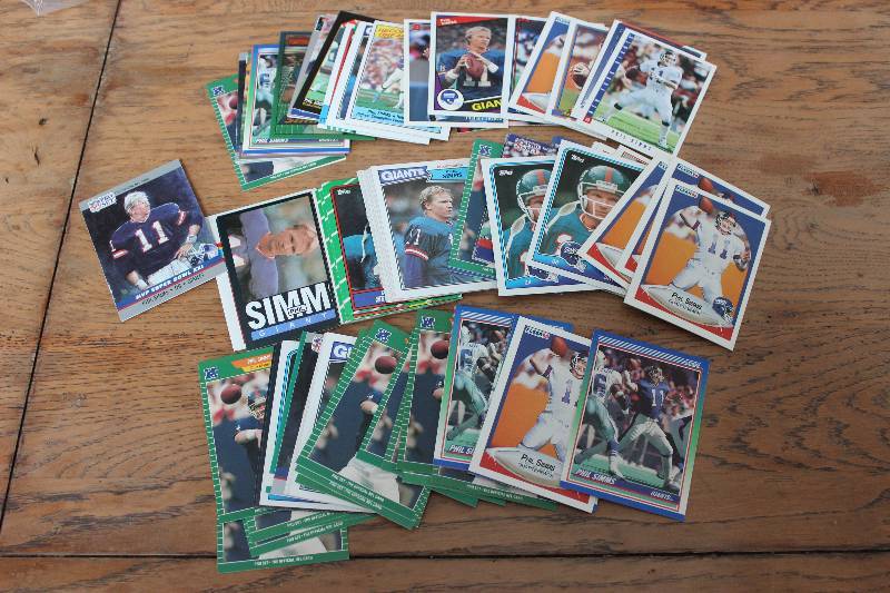 lot 3 image: 100 Phil Simms Cards...