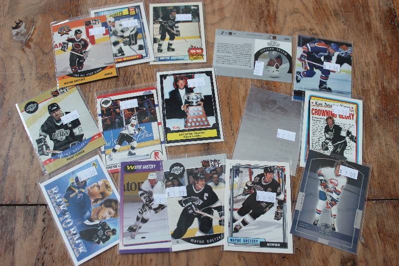 lot 12 image: Wayne Gretzzky Cards...