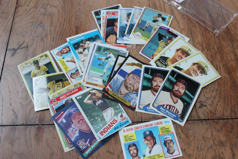 lot 28 image: Bert Blyleven Cards...