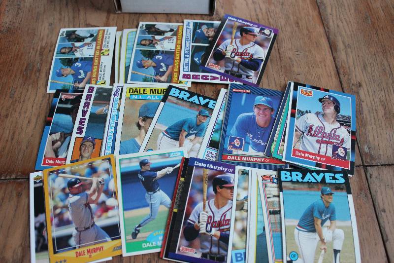 lot 49 image: 200 Dale Murphy Cards...