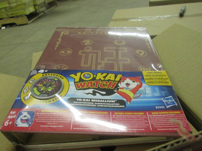 lot 184 image: Hasbro toys action figures yokai wa...