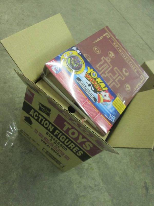 lot 185 image: Hasbro toys action figures yokai wa...