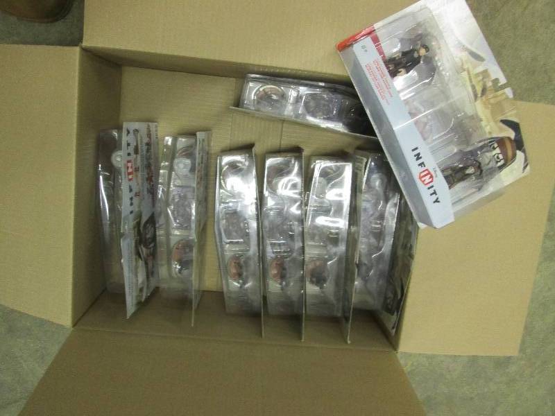 lot 186 image: Hasbro toys action figures yokai wa...