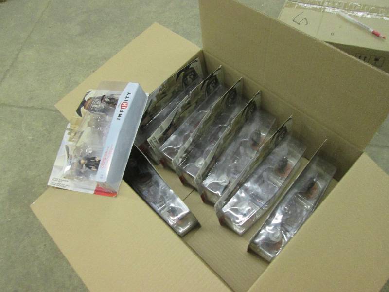 lot 187 image: Infinity toy pack lone ranger and t...