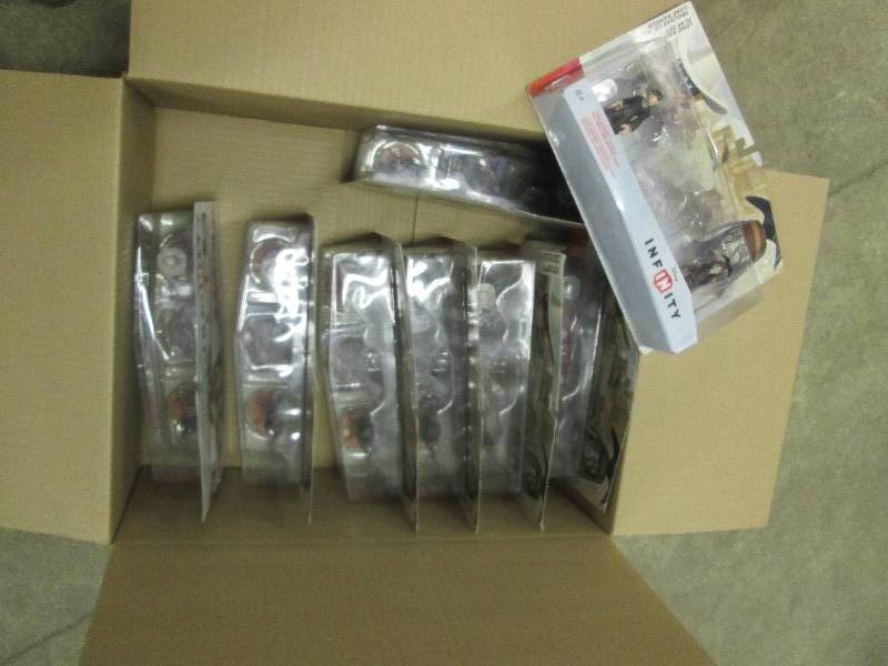 lot 188 image: Infinity toy pack lone ranger and t...