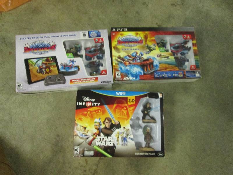 lot 202 image: Ps3 skylander starterpack , wiiU St...