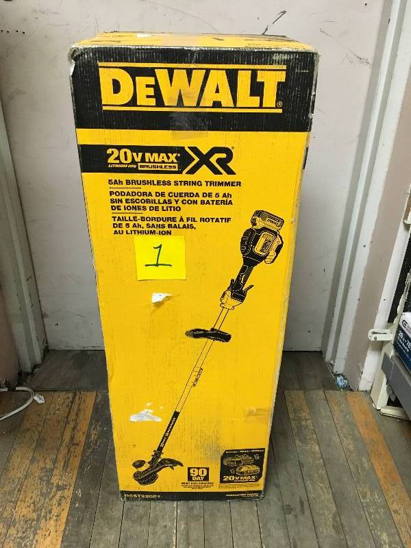 Dewalt DCST920P1 20VCordless Lithium-Ion XR Brushless 13 in. Dual Line String Grass Trimmer with 5.0Ah Battery and Charger included not used