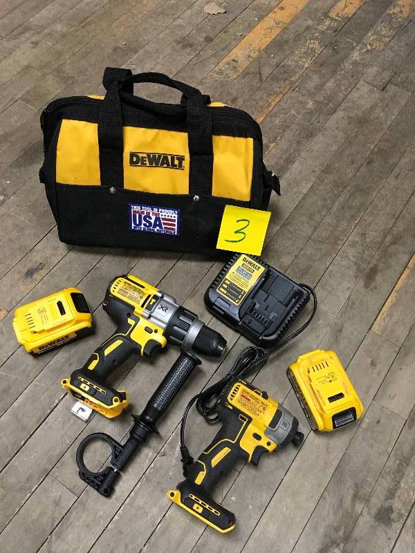 DeWalt 20-Volt Max Lithium-Ion Cordless Hammer DrillImpact Driver Combo Kit ( 2 Tool) with (2) Batteries, Charger and Bag in like new condition