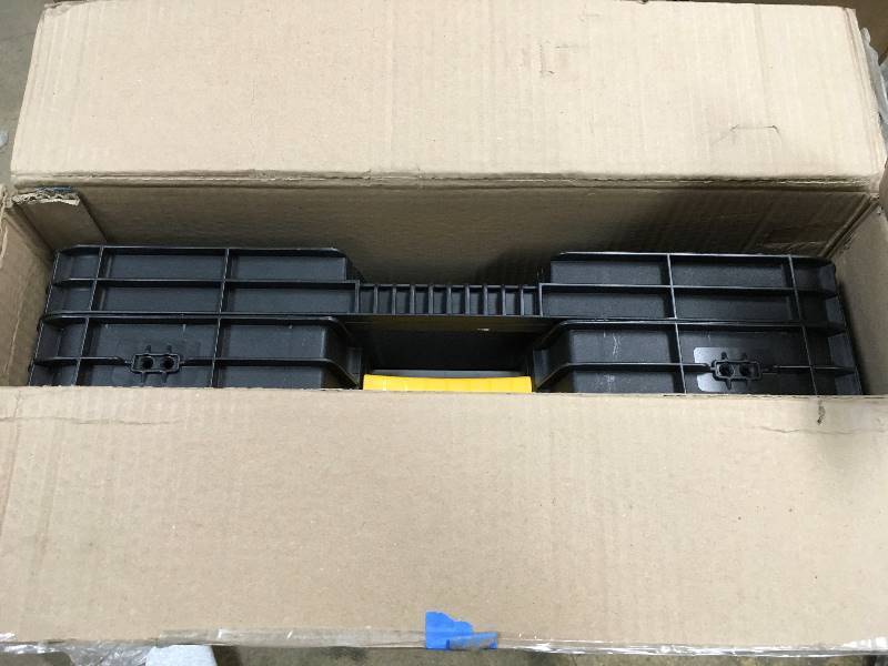 Keter 21.62 in. x 33.46 in x 29.7 in. Folding Work Table not used
