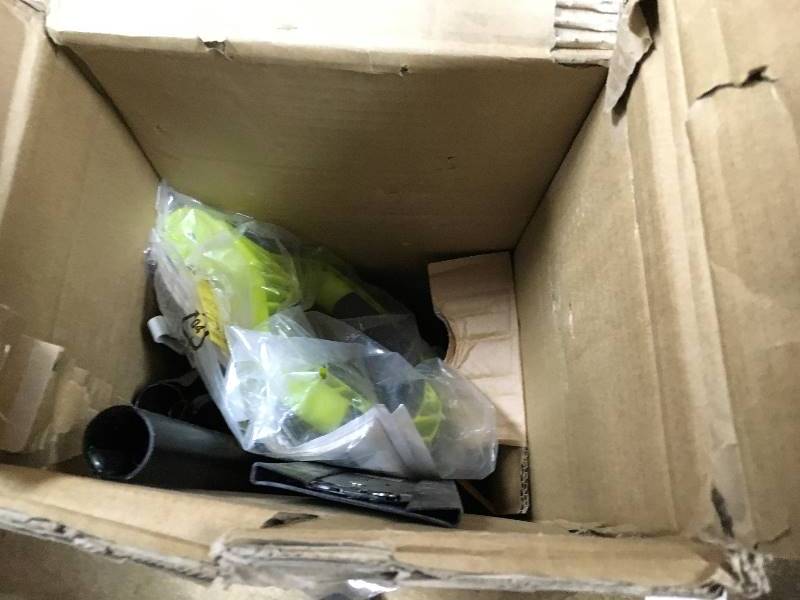 Ryobi 10 in. 40-Volt Lithium-Ion Cordless Pole Saw- 2.6 Ah Battery and Charger Included not used