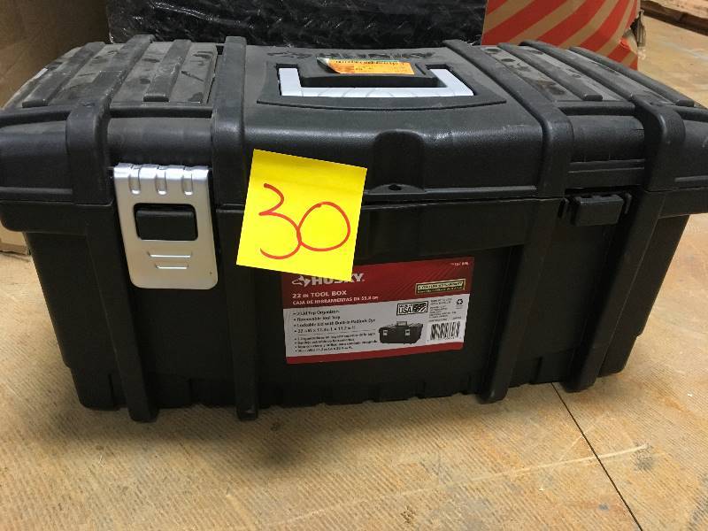 Husky 22 in. Tool Box w Removable Tray new