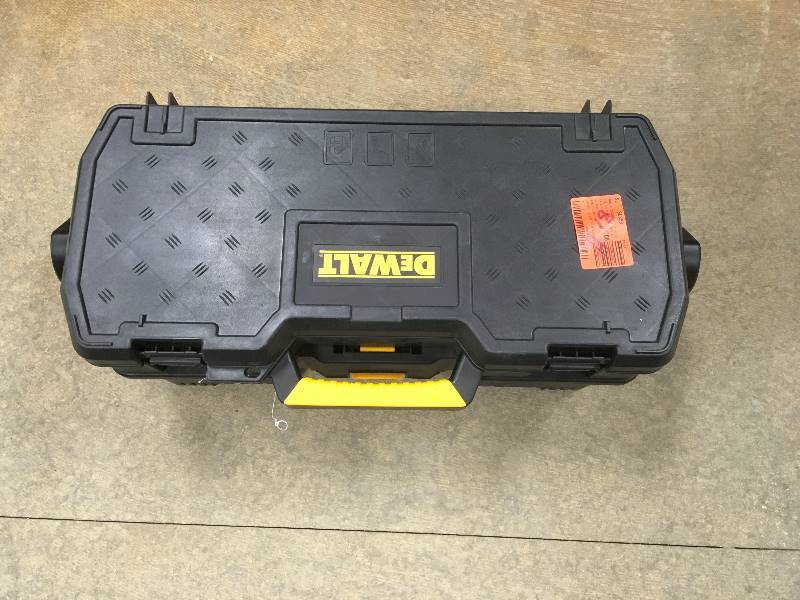 DEWALT  24 in. 2-in-1 Tote with Removable Power Tool Case in good condition