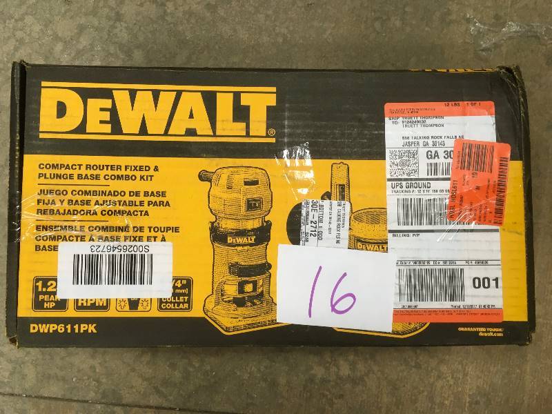 DEWALT  1.25 HP Compact Router with Plunge Base and Bag