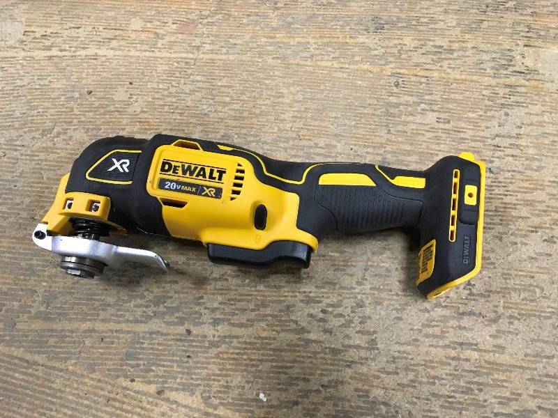 RIDGID JobMax 4 Amp Multi-Tool with Tool-Free Head in good working condition slightly used