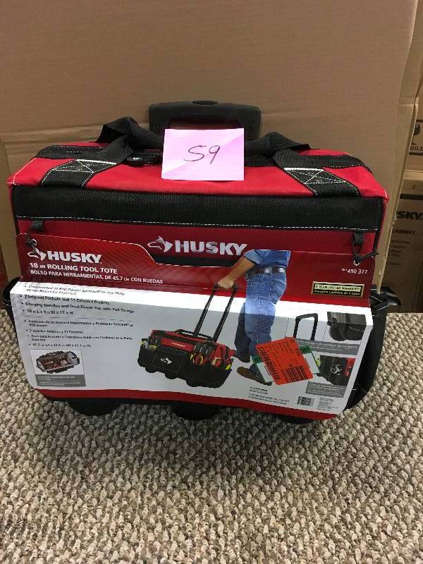 Husky 18 in. Rolling Tool Tote not used
