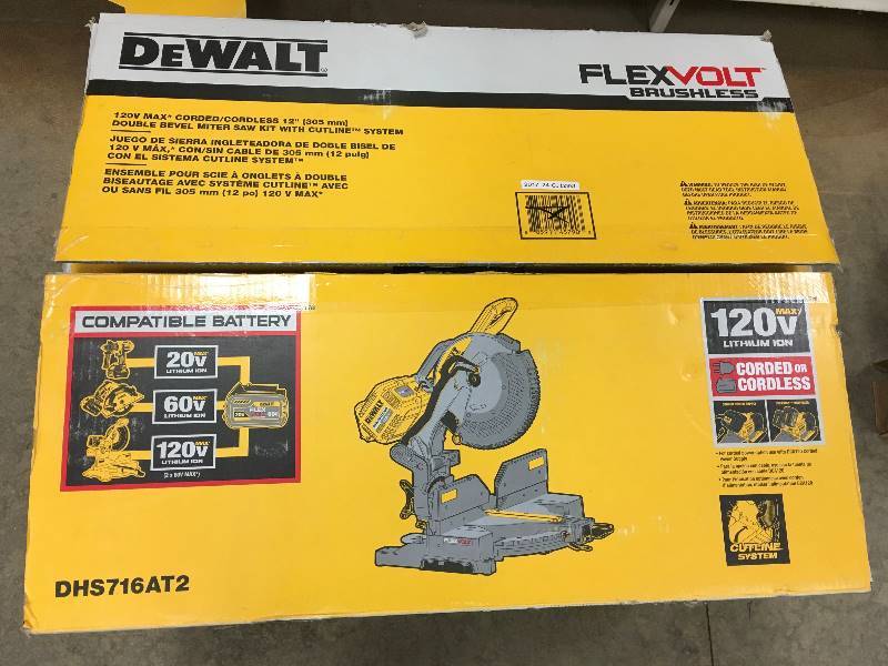 Dewalt flexvolt 120v max online miter saw kit dhs716at2