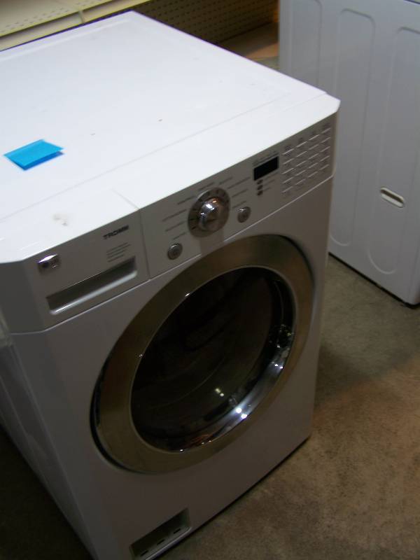 lot 7 image: LG Front Load Washer