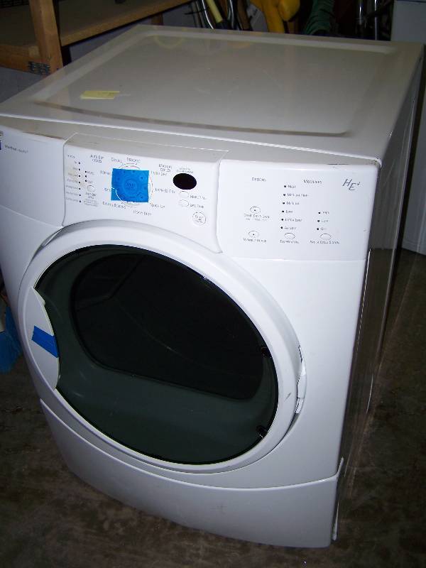 lot 10 image: Kenmore Electric Dryer