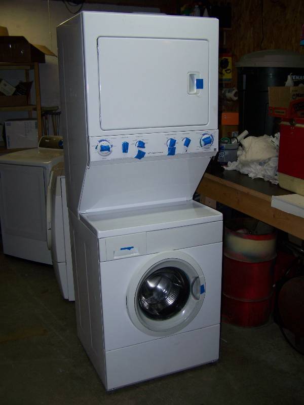 lot 13 image: Frigidaire Washer Dryer Combo