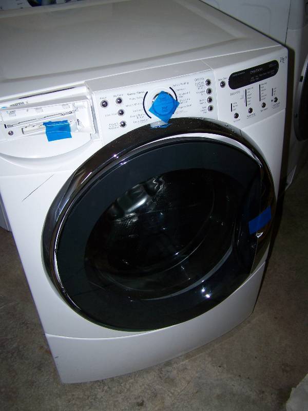 lot 17 image: Kenmore Front Load Washer