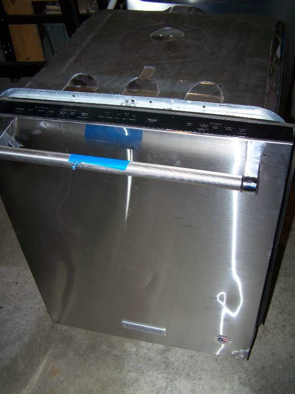 lot 23 image: KitchenAid Dishwasher