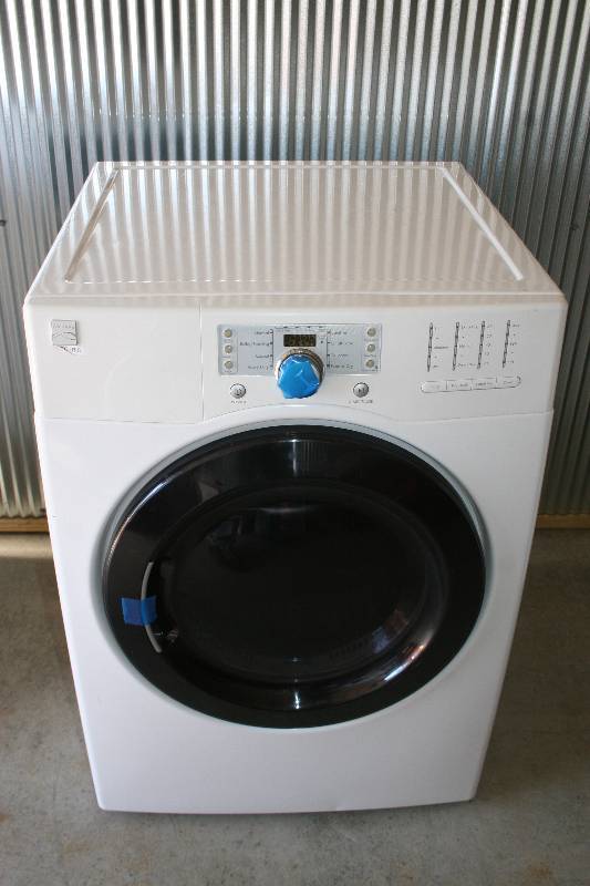 lot 28 image: Kenmore Electric Dryer